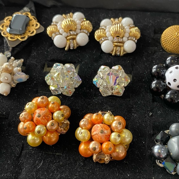 Lot Of Vintage Clip On Earrings 9 Pairs - Picture 3 of 15